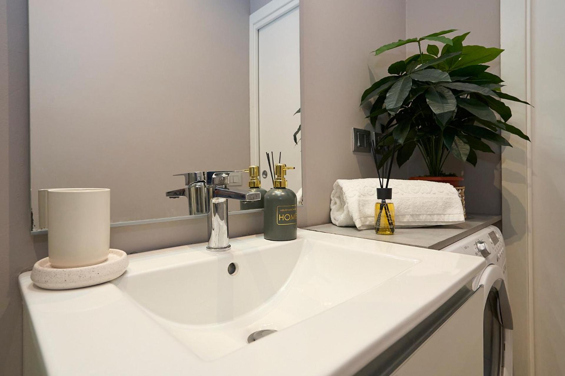 Apartamento Duomo Design Cube - 10 Minutes Walk From Brera Milán Exterior foto
